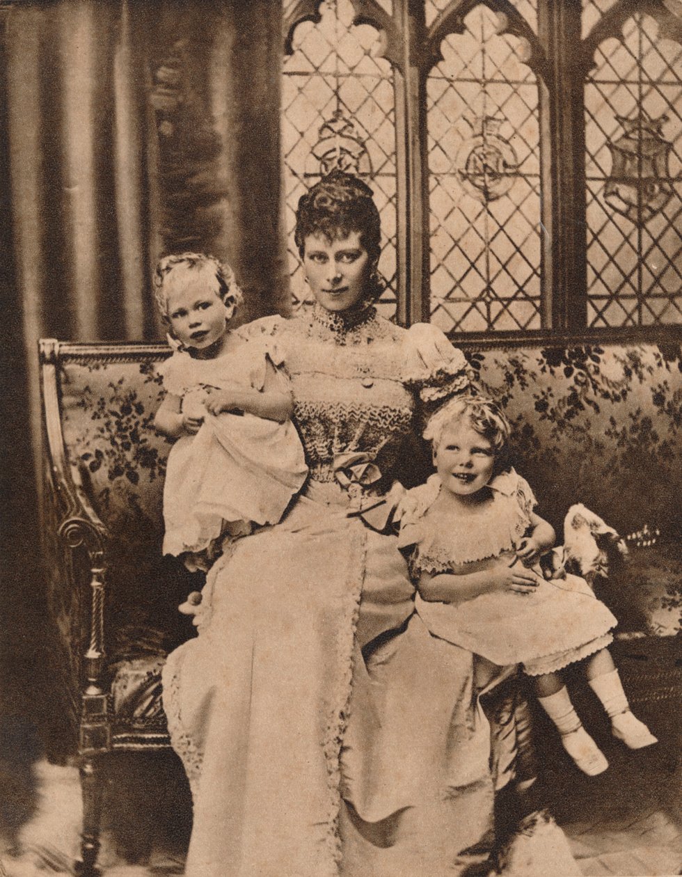 La Duchessa di York con i suoi due figli, i Principi Edoardo e Alberto, c. 1897 da Unbekannt