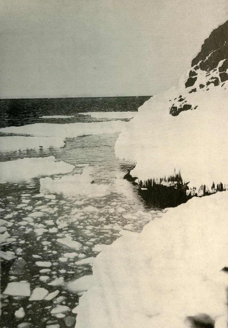 Il primo luogo di sbarco, mostrando il ghiaccio della baia che si rompe e si allontana verso nord, 1908, 1909 da Unbekannt