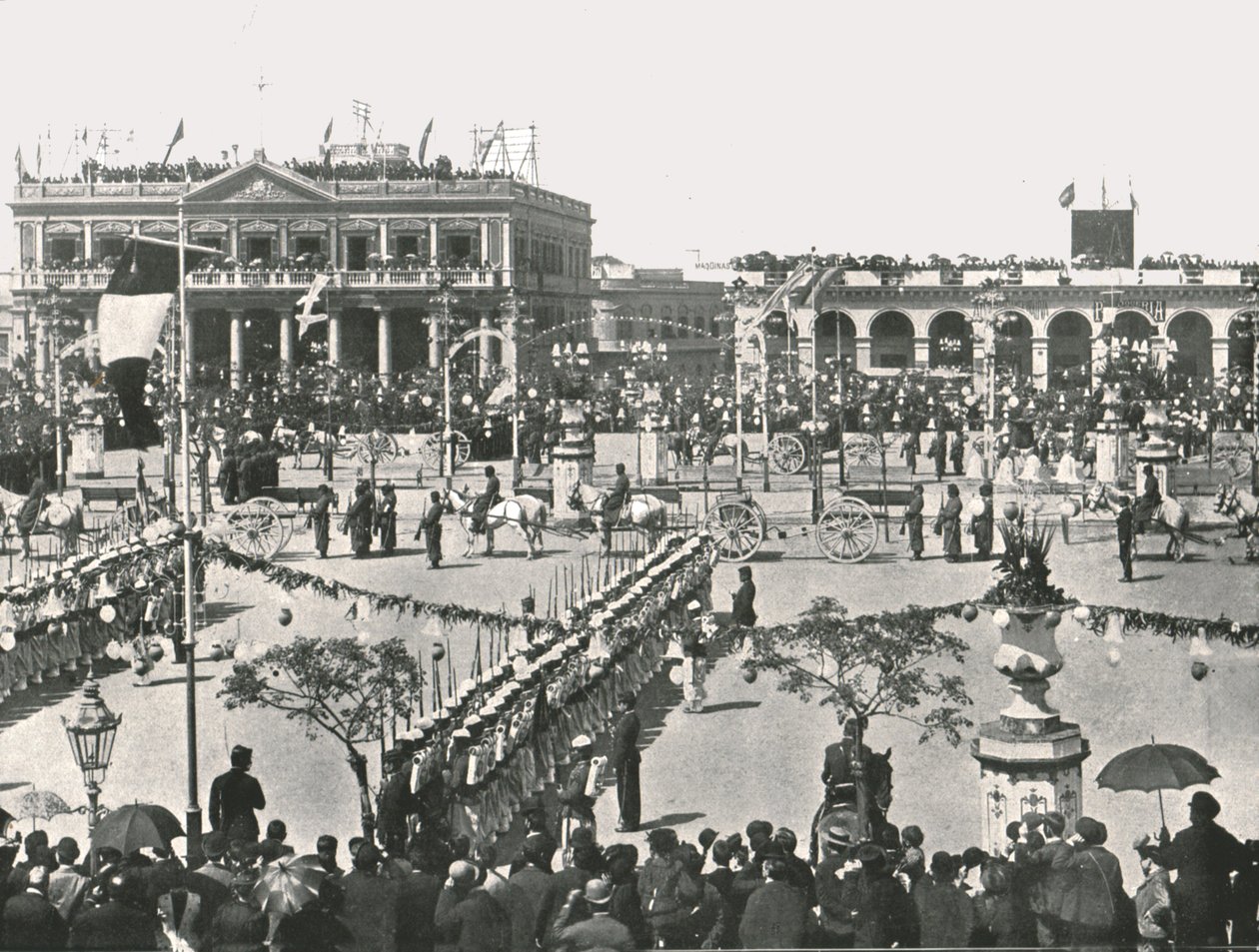 La grande piazza in un giorno di festa, Montevideo, Uruguay, 1895 da Unbekannt