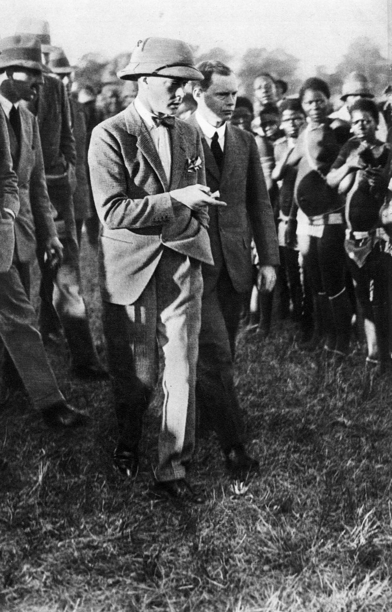 Il Principe di Galles e un gruppo di ballerini Usuta, Zululand, 1925 da Unbekannt