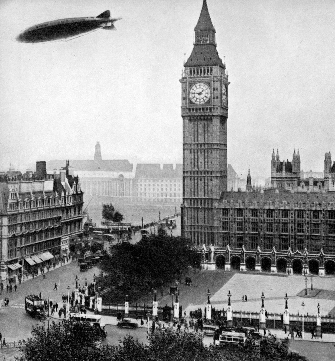 Il R101 che passa sopra la Camera dei Comuni, 14 ottobre 1929 1936 da Unbekannt