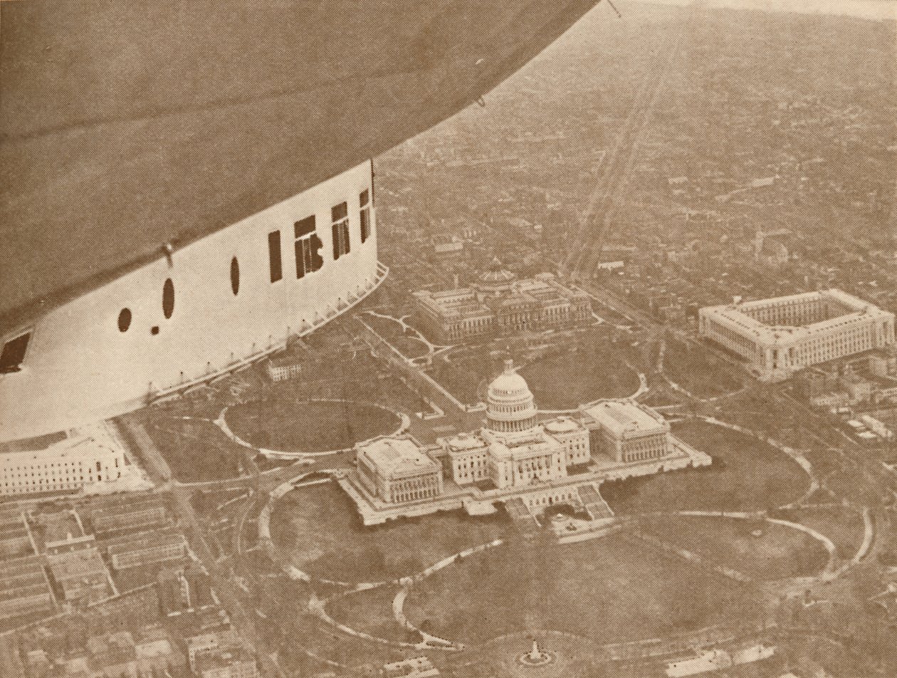 Il dirigibile americano Los Angeles in volo su Washington, 1927 da Unbekannt