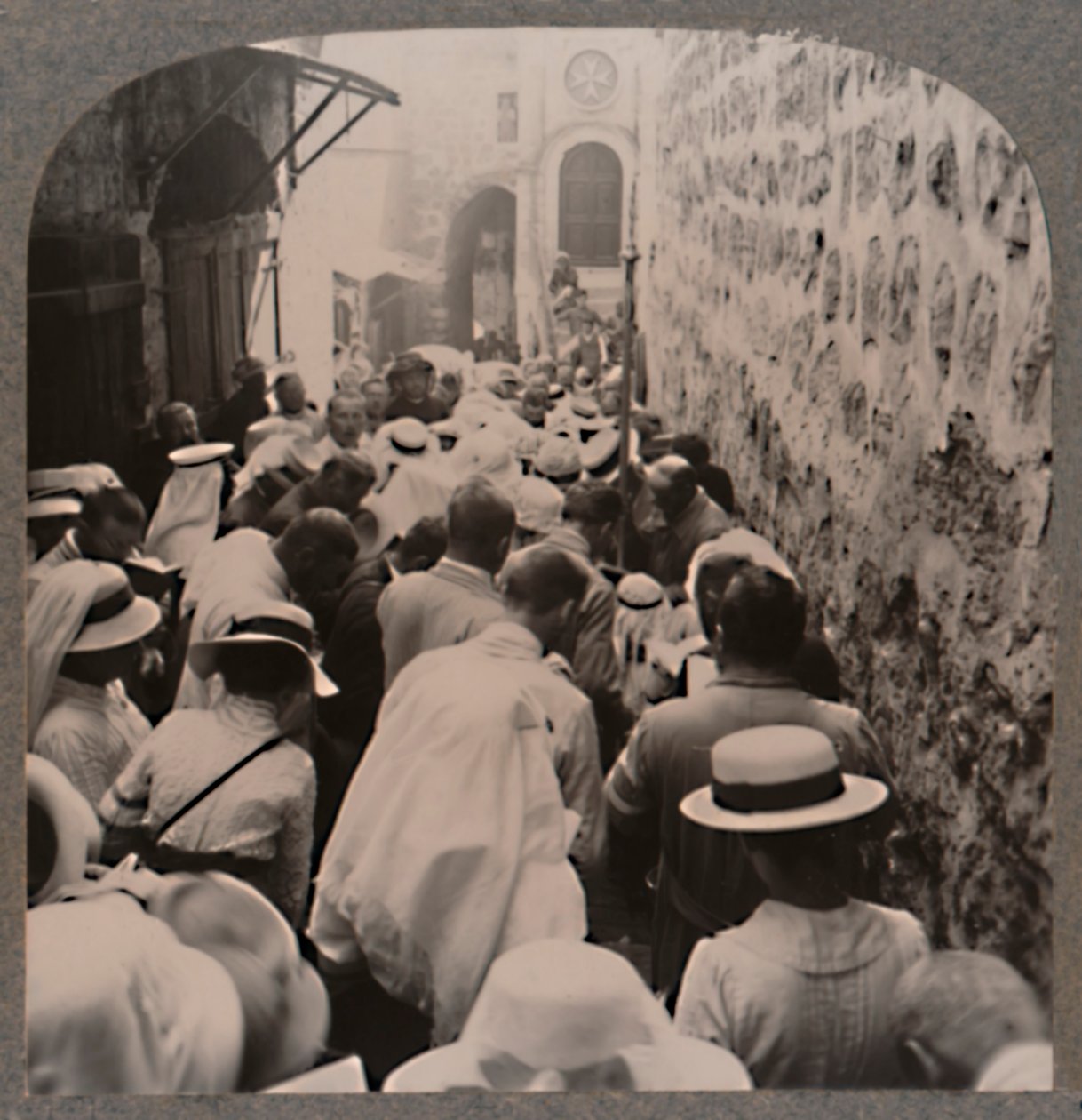 La Via Dolorosa dalla Torre di Antonio alla Chiesa del Santo Sepolcro, c1900 da Unbekannt