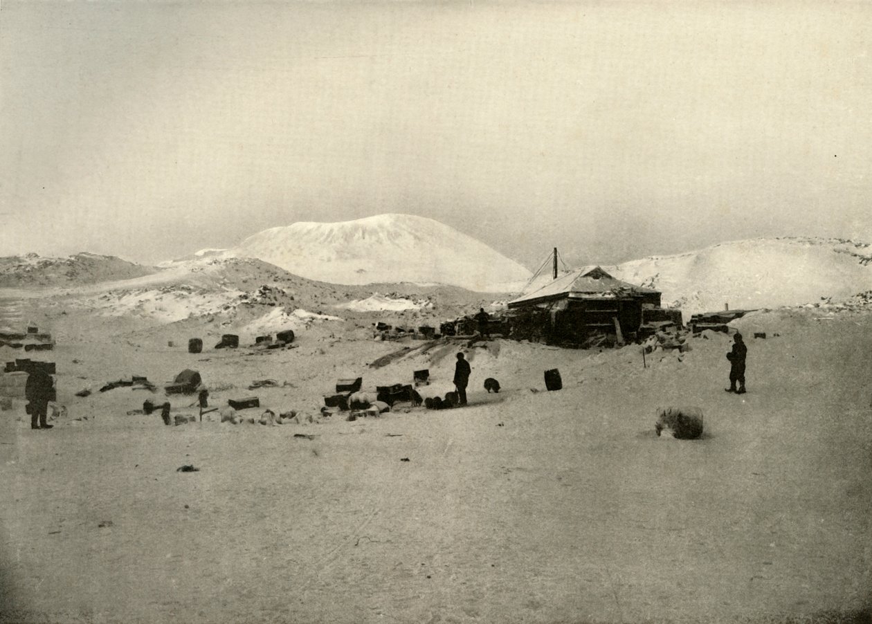 I Quartieri Invernali. Con il Monte Erebus sullo sfondo, c1908, 1909 da Unbekannt