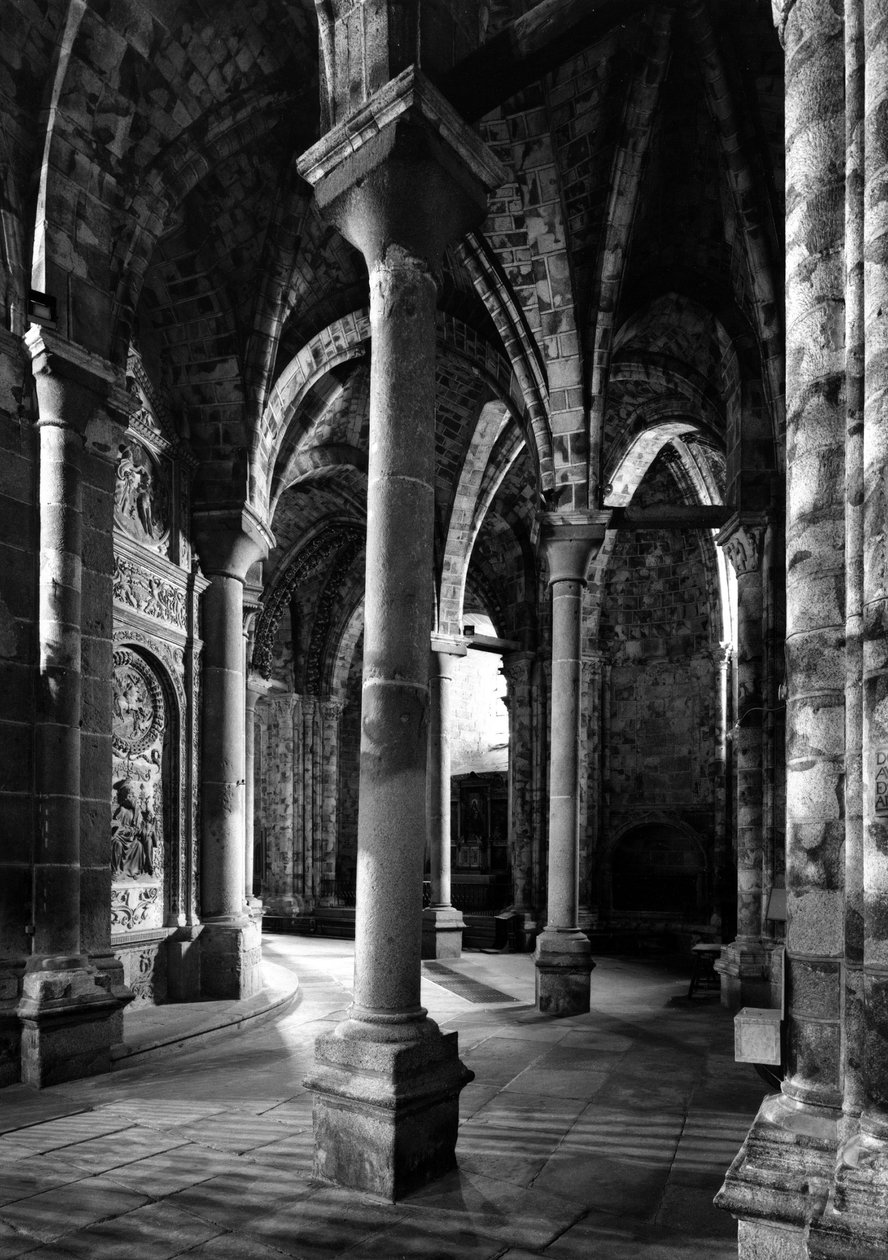Il deambulatorio e la cosiddetta Cappella Radiante. Cattedrale San Salvatore. XII-XV secolo. Avila, Spagna da Unbekannt
