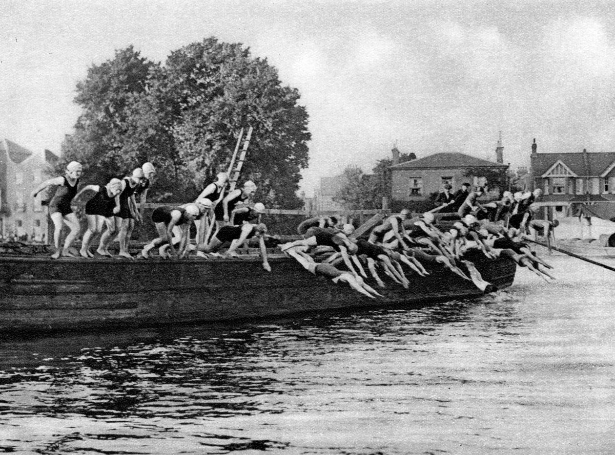 La gara annuale di nuoto femminile da Kew a Putney, Londra, 1926-1927 da Unbekannt