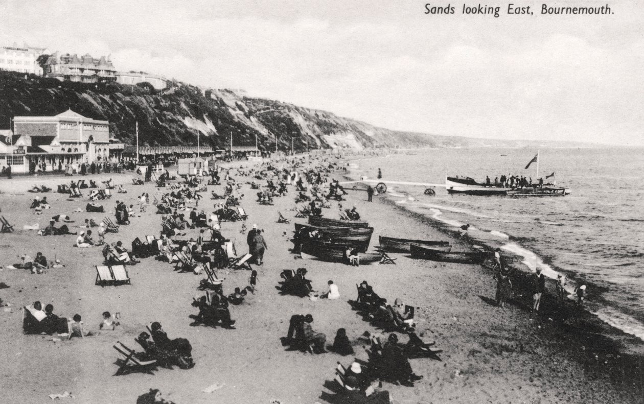 La spiaggia di Bournemouth, Dorset, c. 1920s da Unbekannt