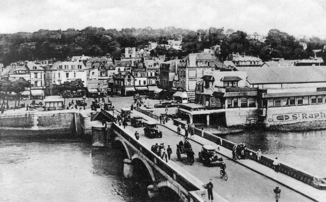 Il ponte sul fiume Touques, Trouville, Francia, c1920 da Unbekannt
