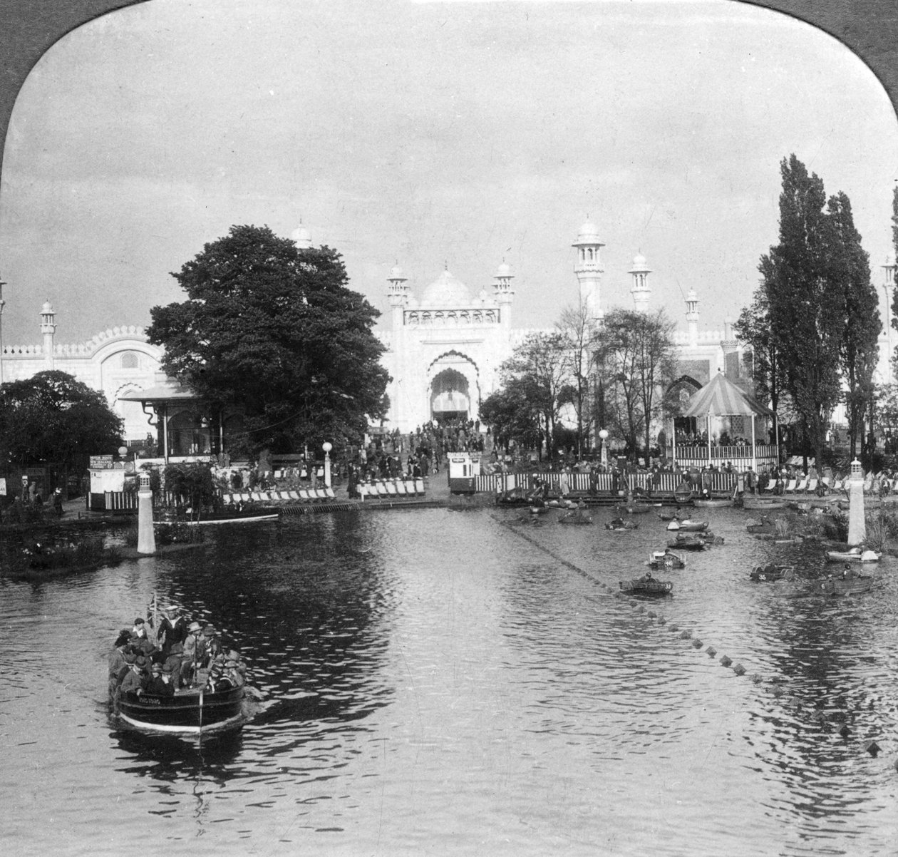 Il lago alla British Empire Exhibition, Wembley, Londra da Unbekannt