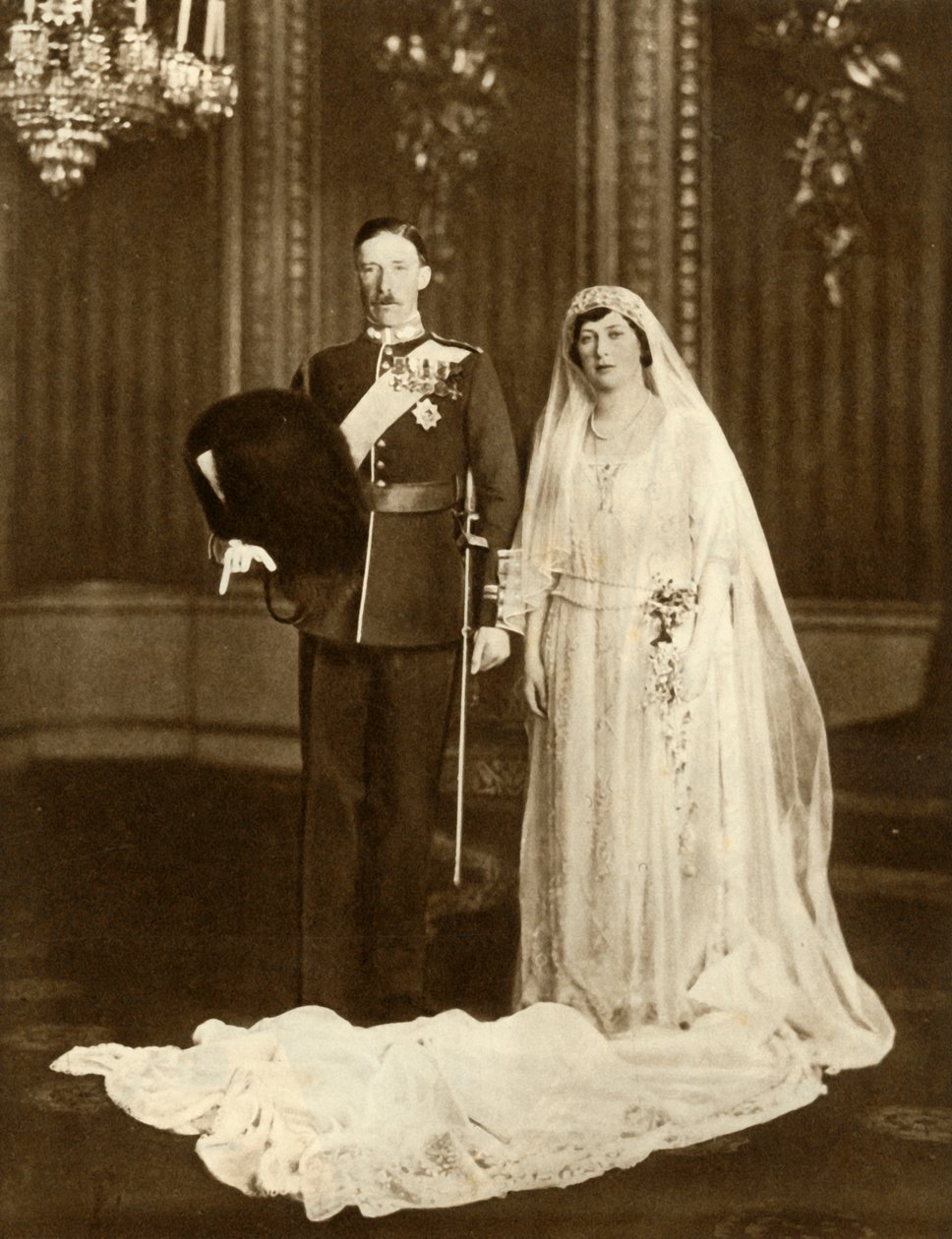 Il matrimonio della Principessa Mary e del Visconte Lascelles, 28 febbraio 1922, 1935 da Unbekannt