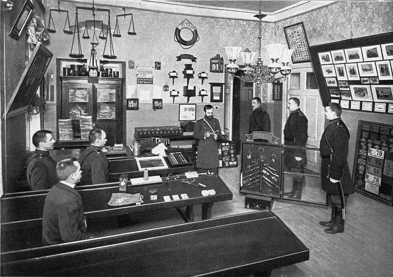 Le reclute della polizia nella scuola di polizia di San Pietroburgo, 1903 da Unbekannt