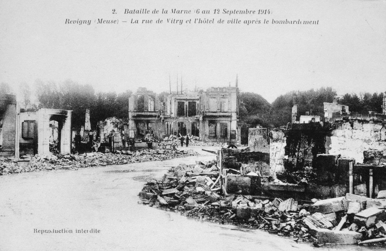 Le rovine di Revigny, Francia, Battaglia della Marna, Prima Guerra Mondiale, 1914 da Unbekannt