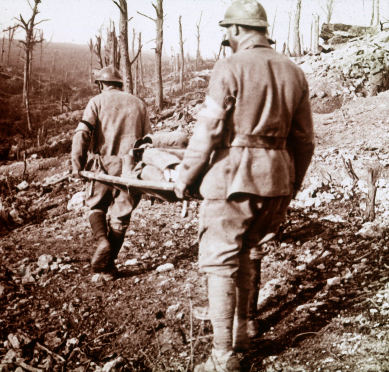 Trasporto dei feriti, Chemin des Dames, Francia settentrionale, c1914-c1918 da Unbekannt
