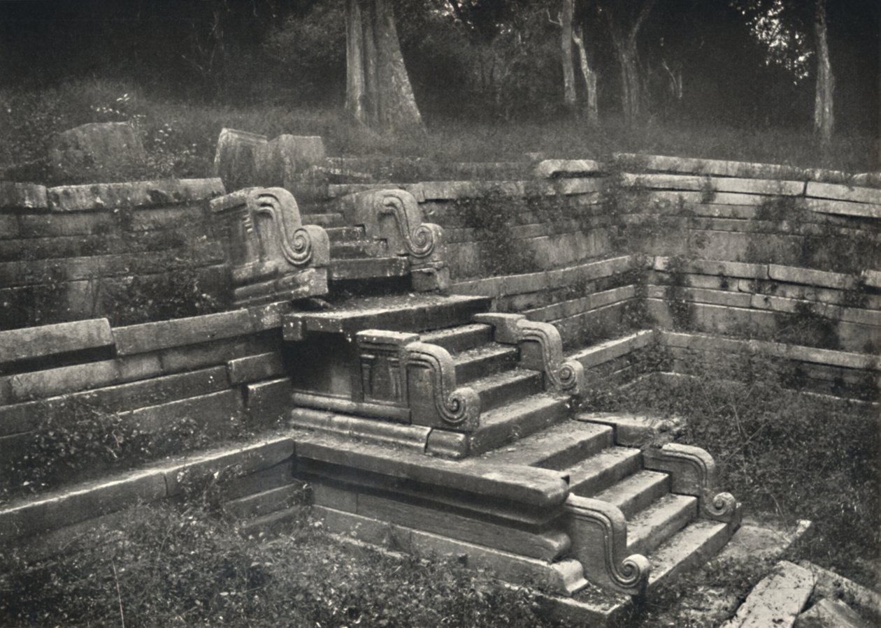 Scala in una piscina murata, Anuradhapura, 1926 da Unbekannt