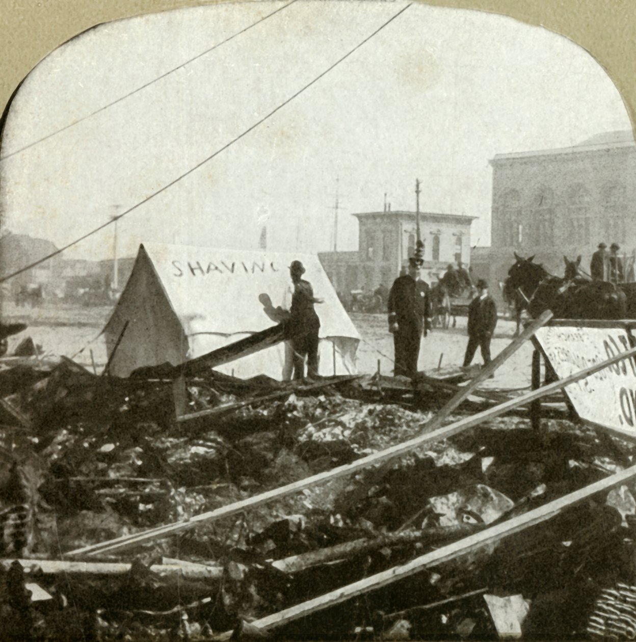 Vero coraggio - Pittore di insegne su una tenda allungata sul marciapiede del luogo precedente da Unbekannt