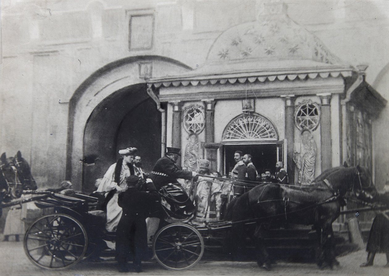 La zarina Alexandra Fyodorovna visita la Cappella Iberica, Mosca, Russia da Unbekannt