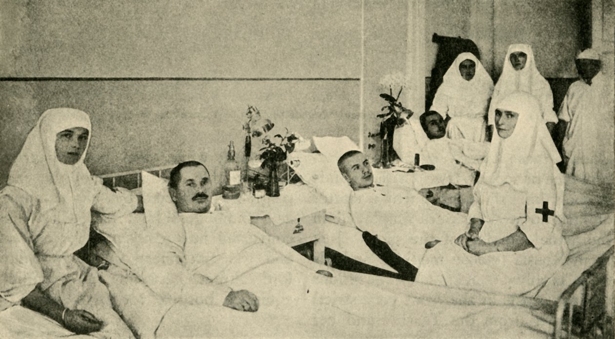 La zarina Alessandra che cura i soldati feriti, 1914, c1920 da Unbekannt