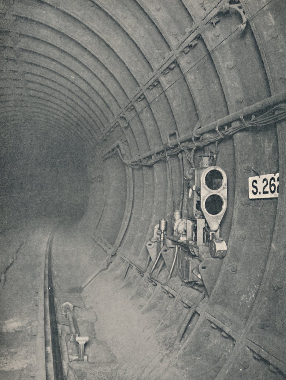 Segnale del tunnel e arresto automatico del treno. Metropolitana di Londra, 1926 da Unbekannt