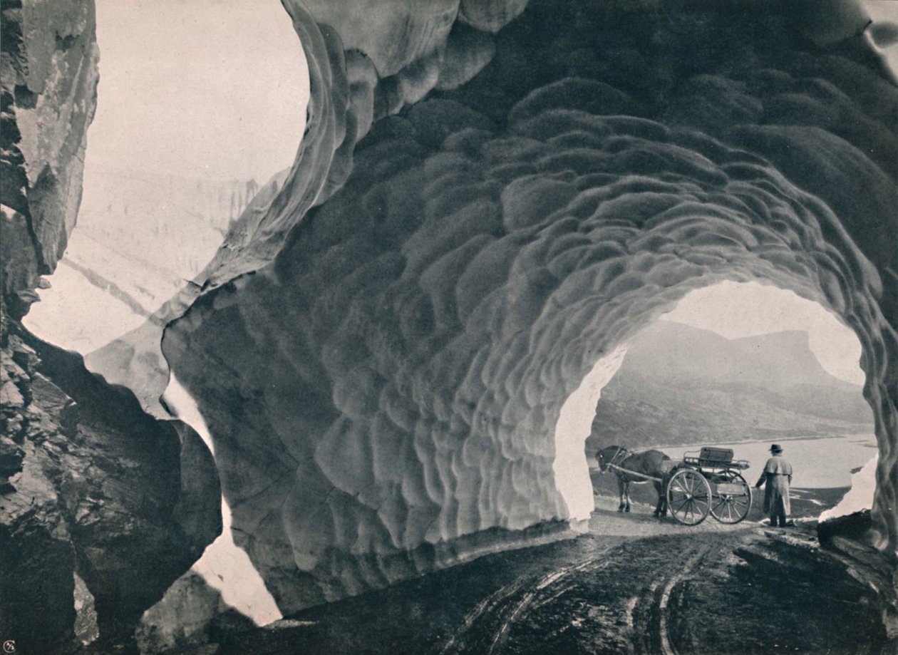 Tunnel attraverso la neve, Hauklid Pass, 1914 da Unbekannt