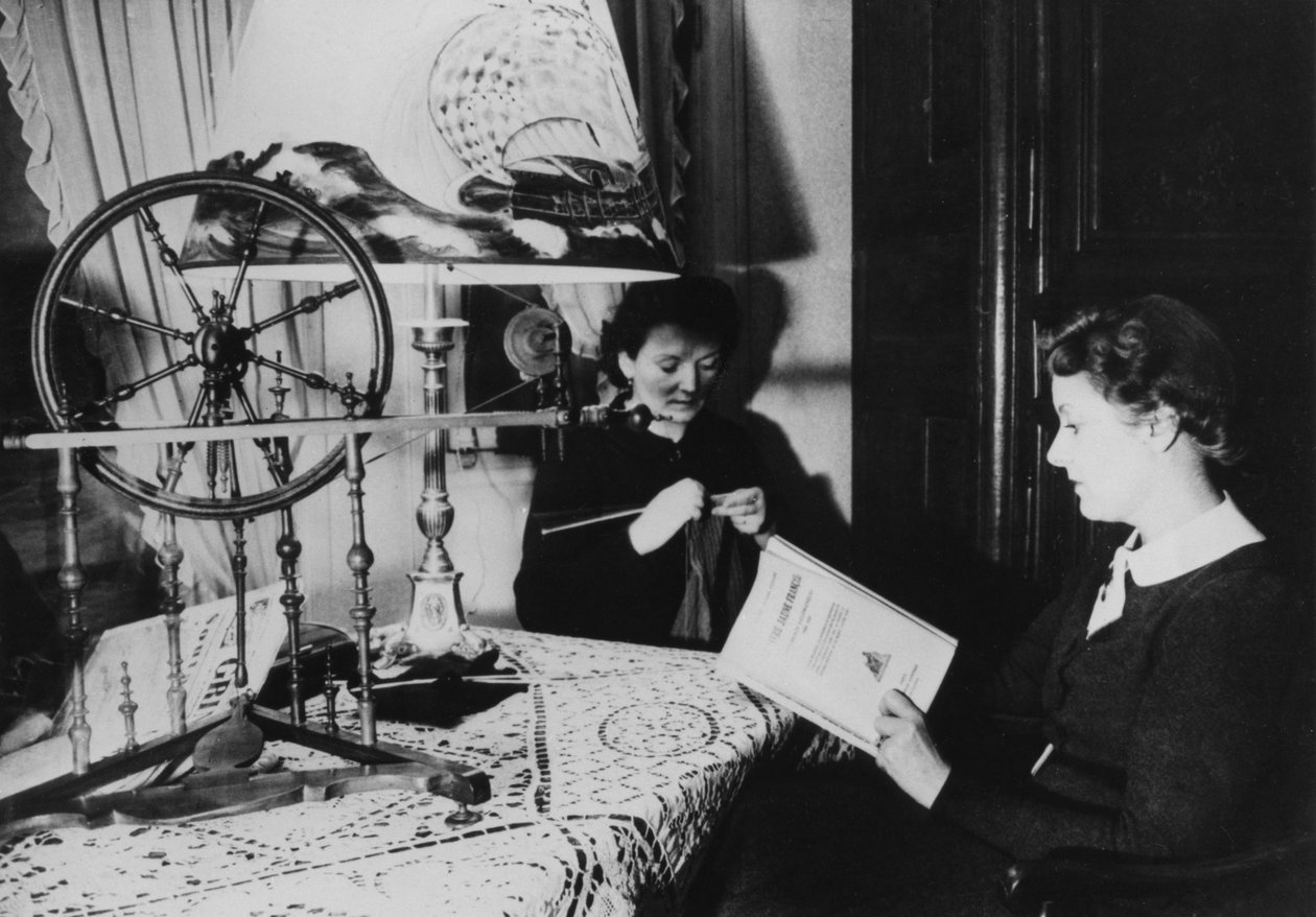 Due donne a casa, Francia, 1939 da Unbekannt