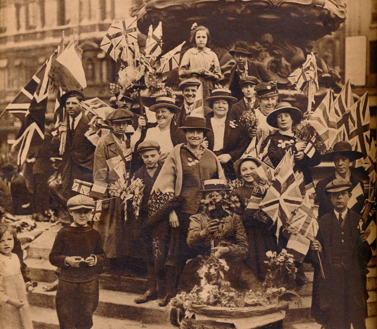 Celebrazioni della vittoria sotto Eros, Piccadilly, Londra, 1918, 1938 da Unbekannt
