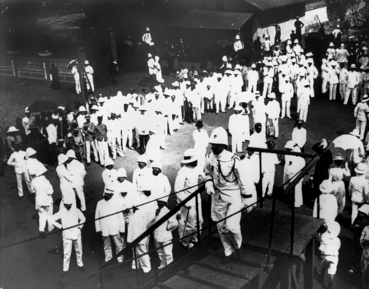 Visitatori a Port Doumen, Saigon, Vietnam, 1900 da Unbekannt