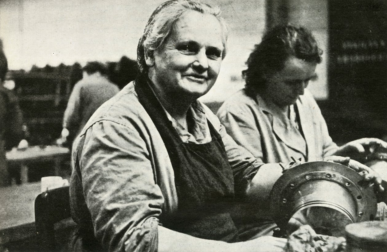 Donne addette alla manutenzione e riparazione degli aerei, Galles del Sud, Seconda Guerra Mondiale, c1939-c1944 1946 da Unbekannt