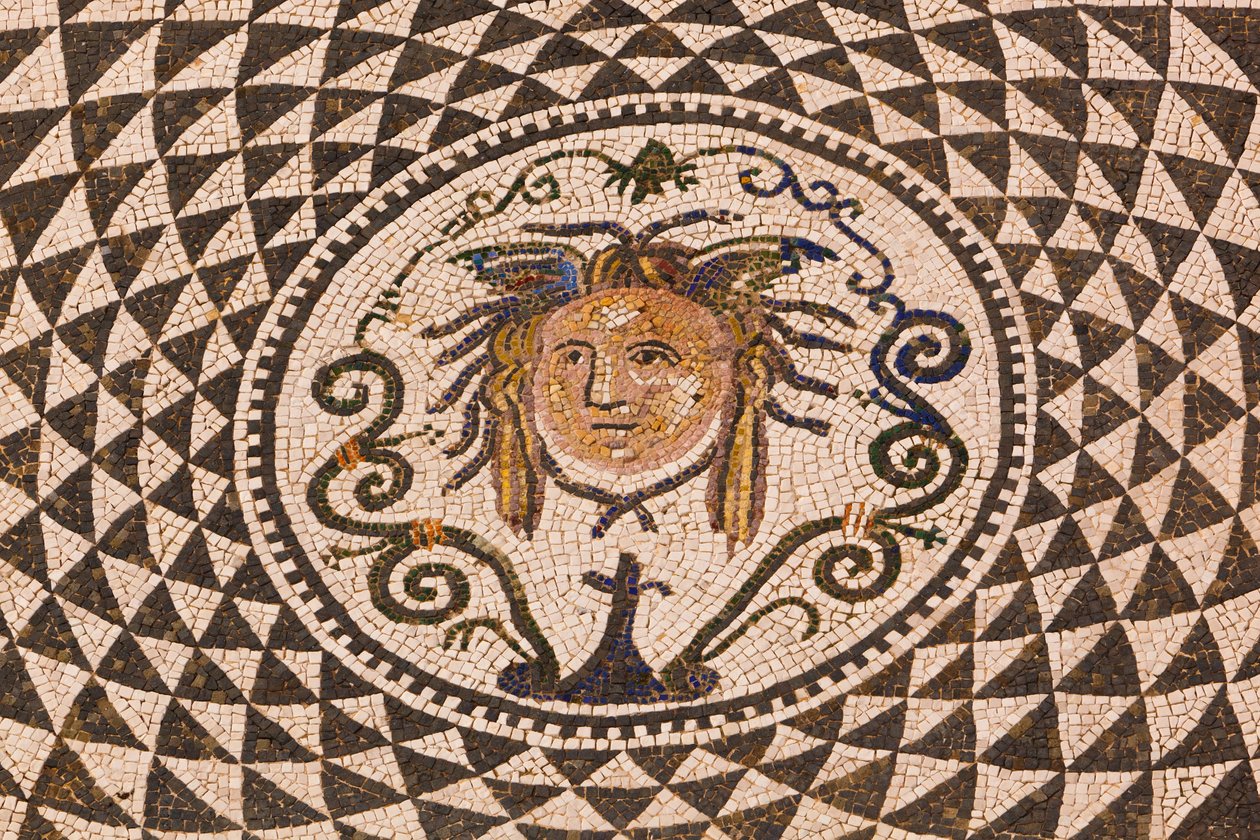 Carmona, Provincia di Siviglia, Spagna. Mosaico romano di Medusa nel Municipio. da Unbekannt Unbekannt