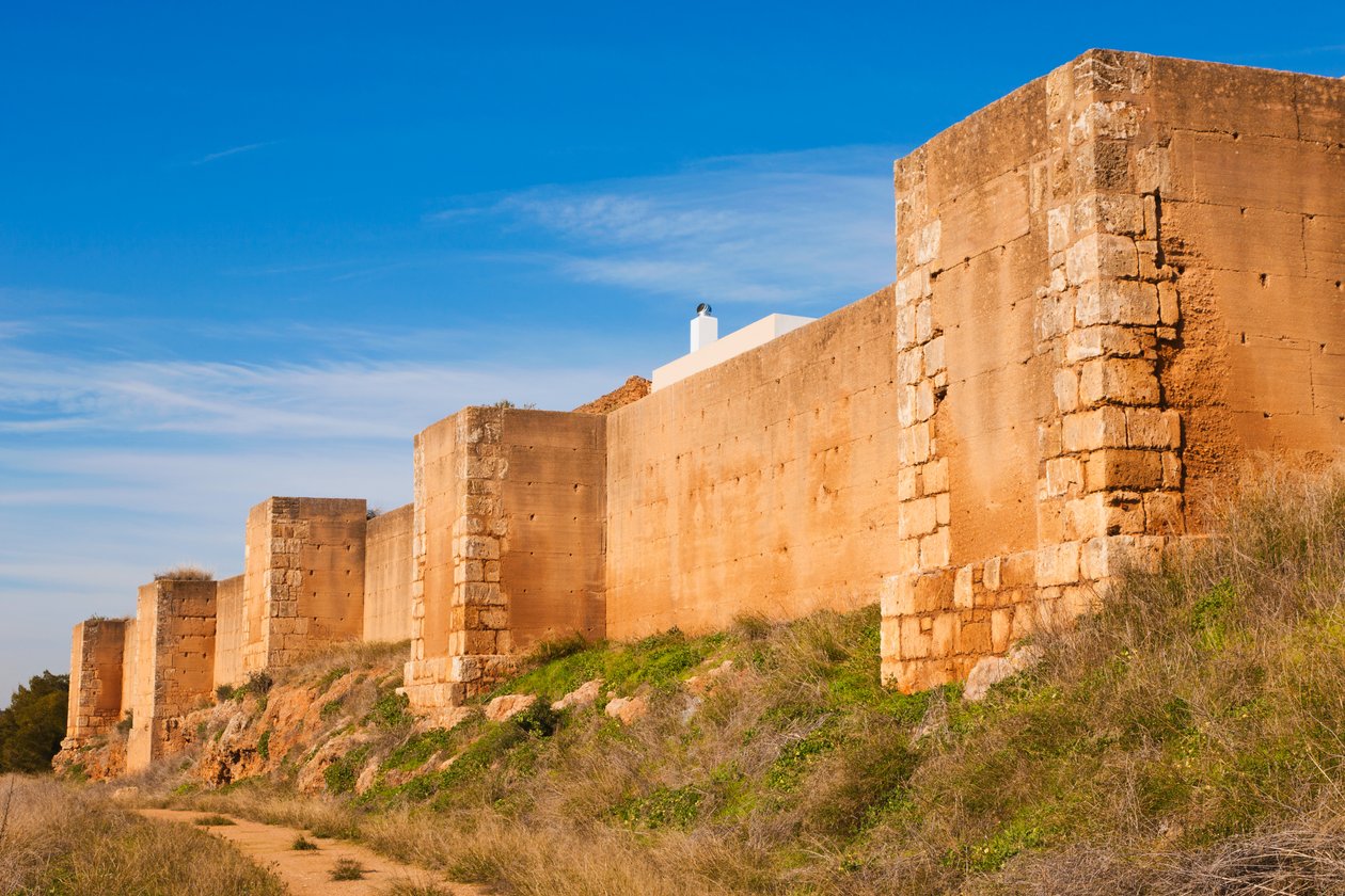 Niebla, Provincia di Huelva, Andalusia, Spagna meridionale. Mura che circondano la città. da Unbekannt Unbekannt