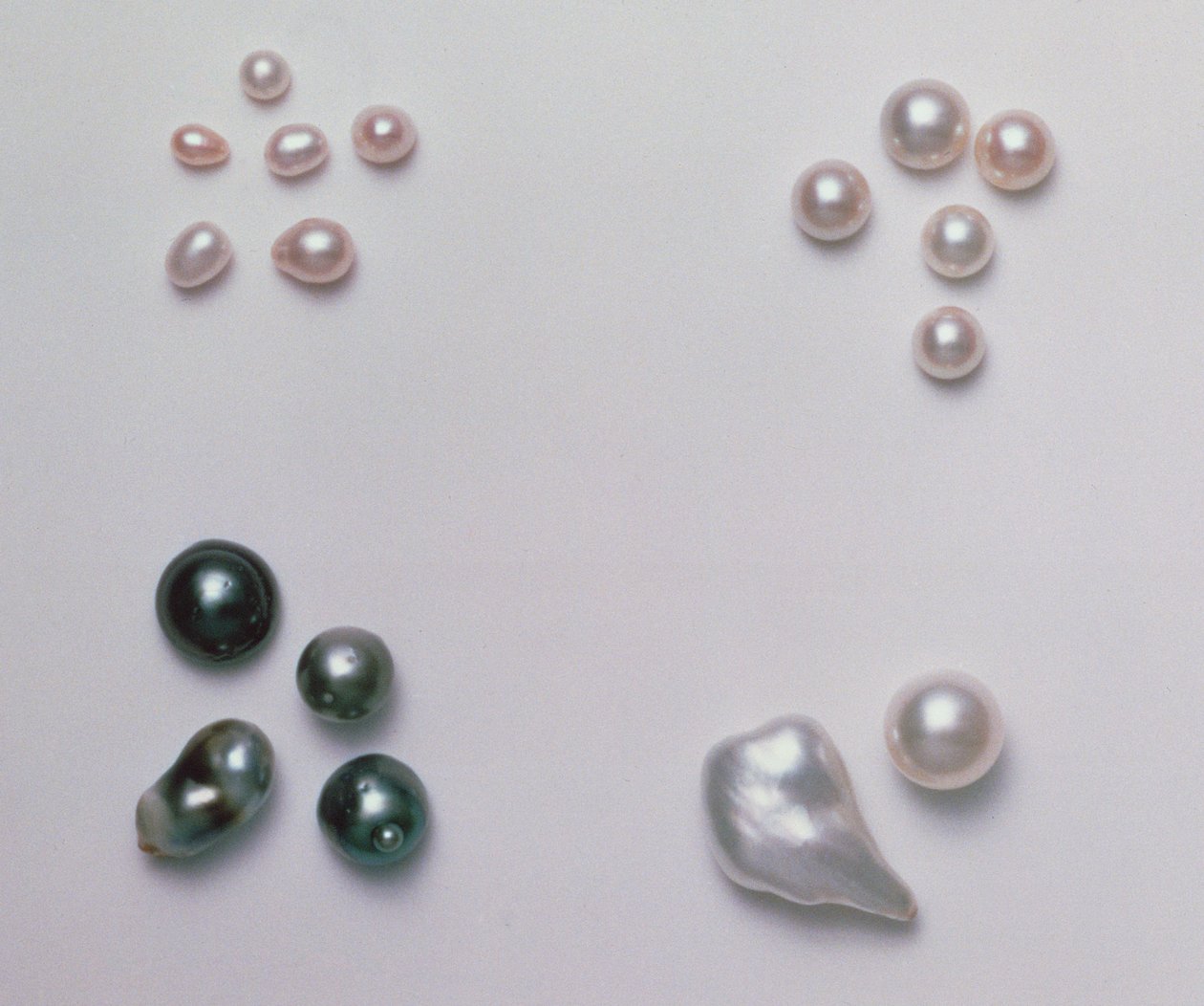 Selezione di perle coltivate di diverse forme da Unbekannt Unbekannt