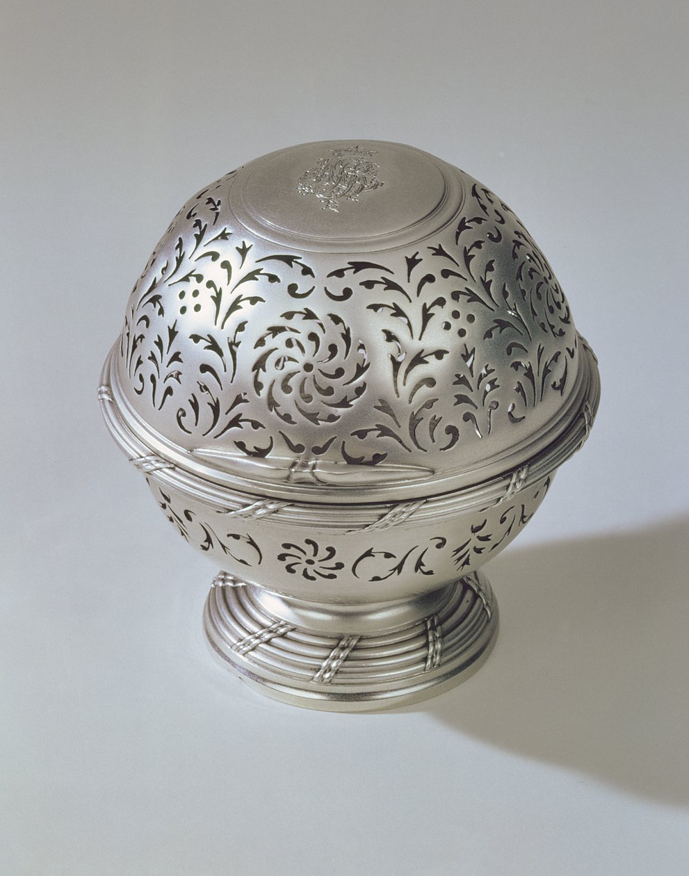 Scatola per sapone, parte di un set con brocca e bacile, di Francis Riel, Parigi, 1771 da Unbekannt Unbekannt