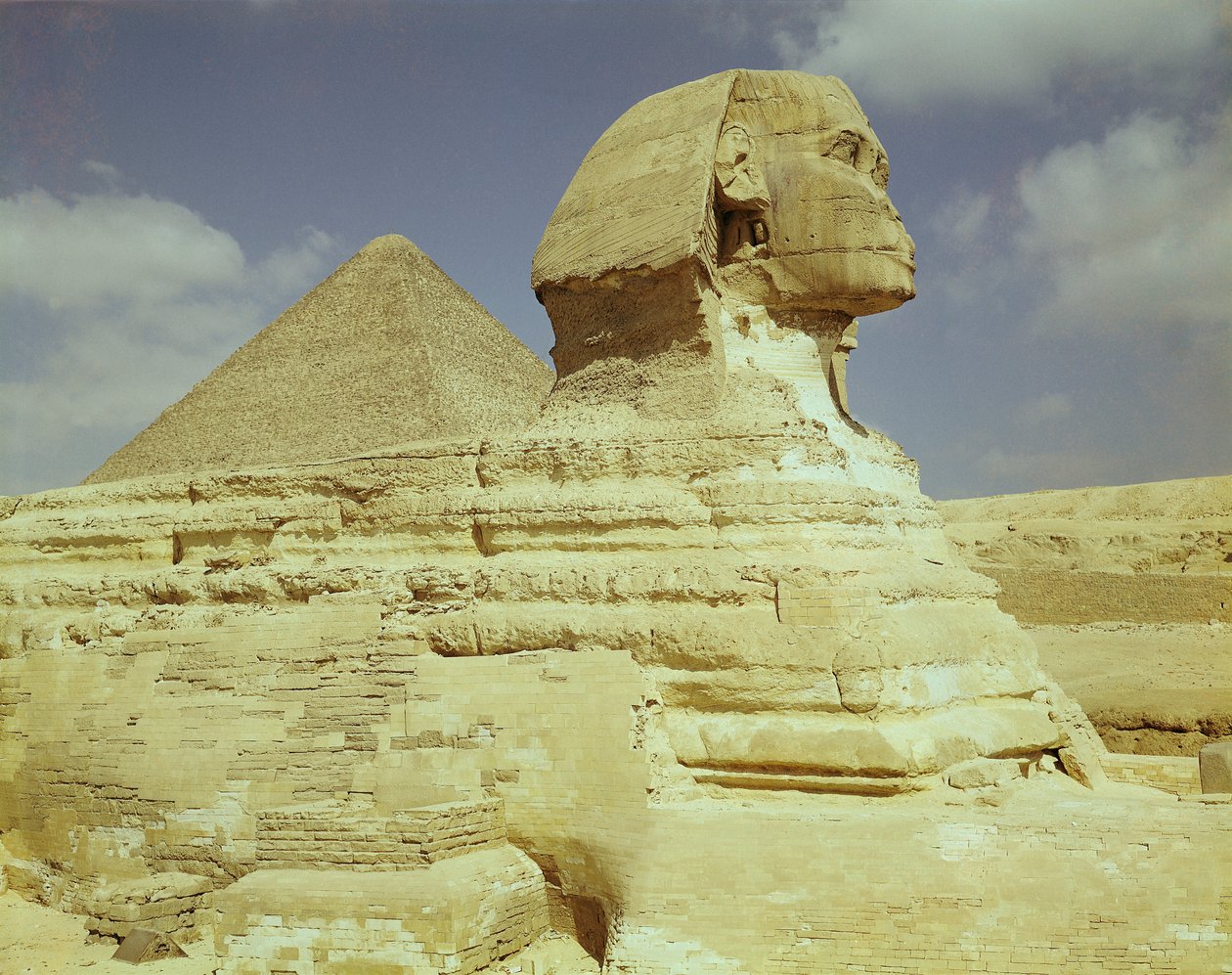 La Sfinge e la Grande Piramide di Khufu a Giza, Antico Regno, c.2613-2494 a.C. da Unbekannt Unbekannt
