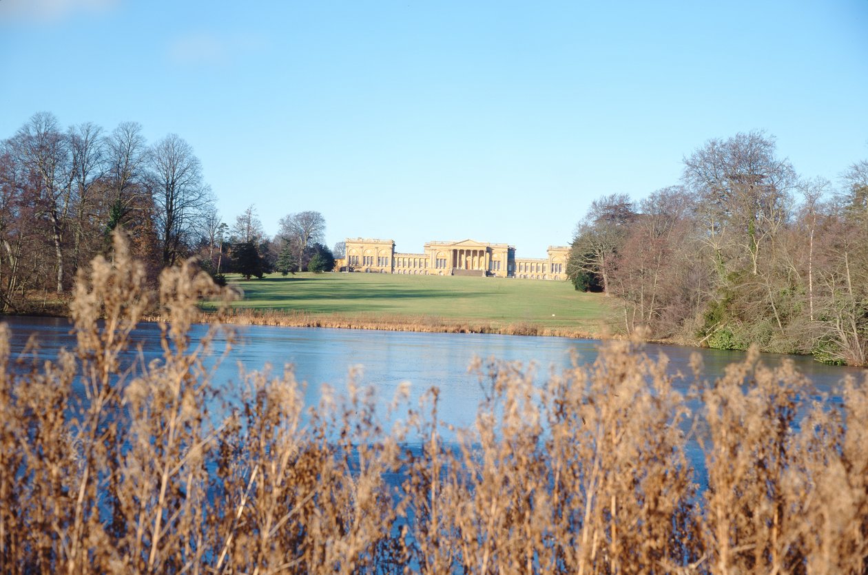 Vista dalla casa del lago, costruita da Sir John Vanbrugh (1664-1726) e parco progettato da Capability Brown da Unbekannt Unbekannt
