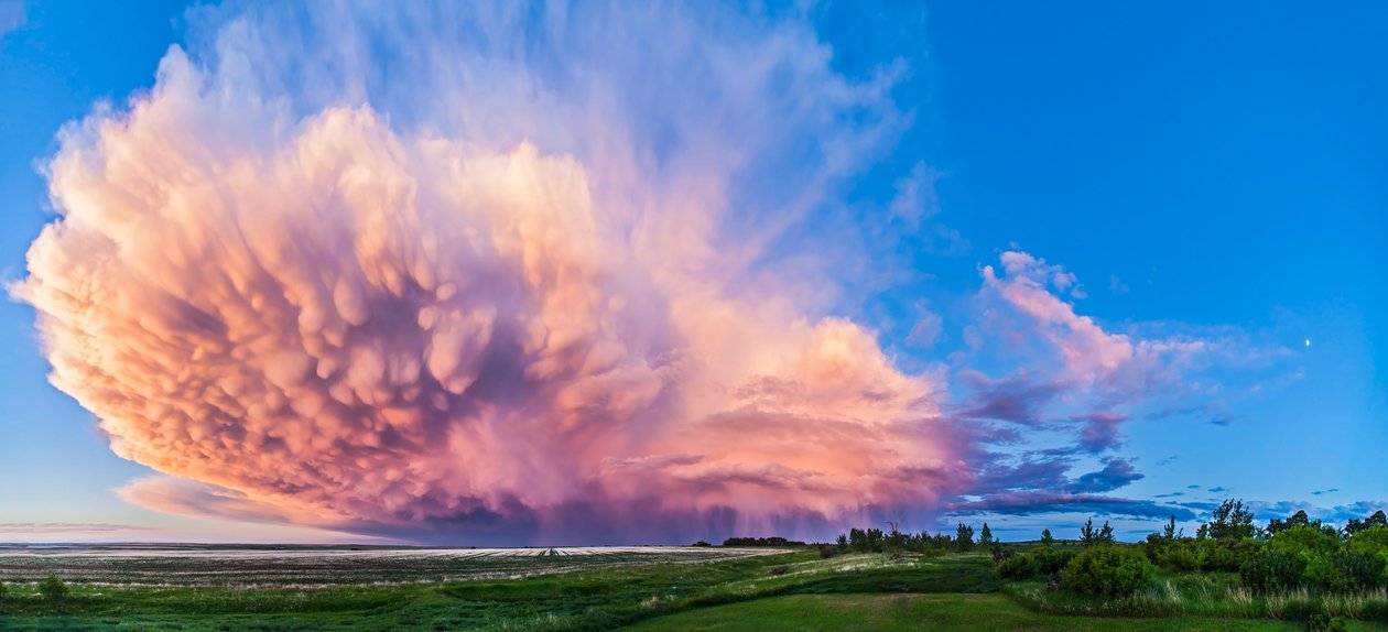 Panorama in tre sezioni di un temporale in ritirata, Alberta meridionale, Canada da Unbekannt Unbekannt