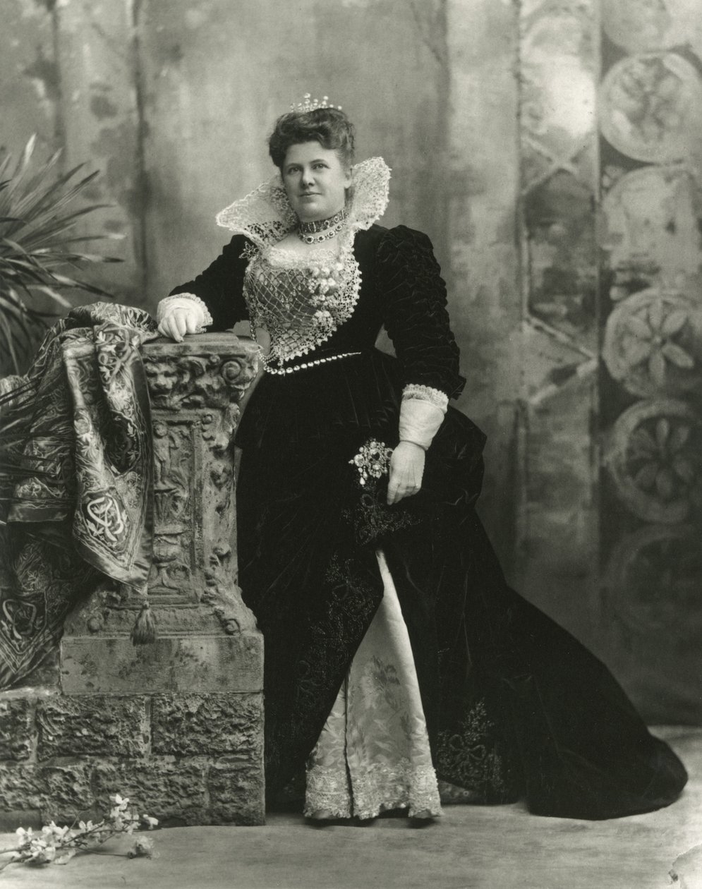 Cornelia Bradley Martin, come Maria Stuarda, Regina di Scozia, Ballo Bradley-Martin, 1897 da Unbekannt Unbekannt
