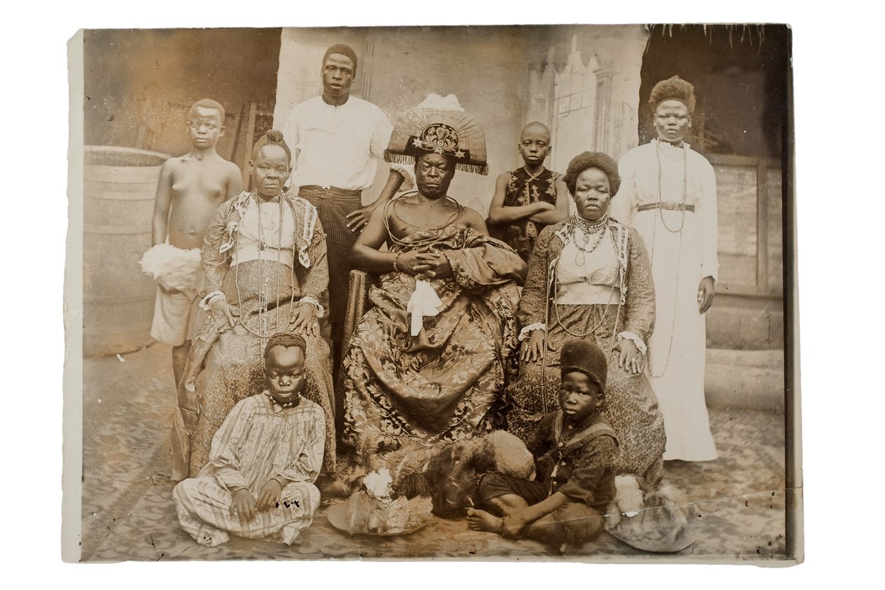 Overami, ex-re del Benin, e il suo seguito, Nigeria, c.1900 da Unbekannt Unbekannt