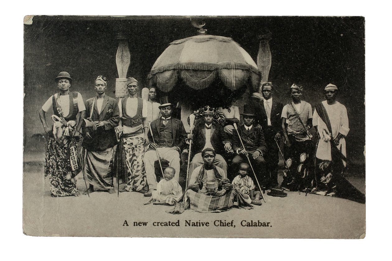 Un nuovo capo nativo creato, Calabar, Nigeria, c.1910 da Unbekannt