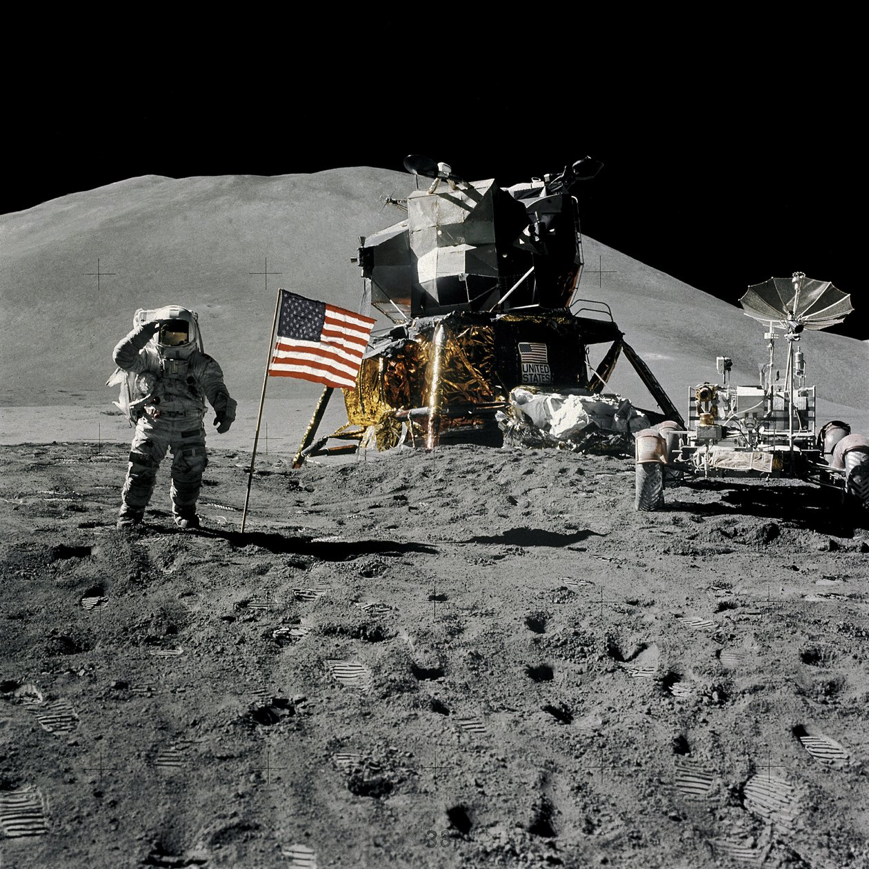 Astronauta Jim Irwin che saluta la bandiera americana durante la missione Apollo 15 da Unbekannt