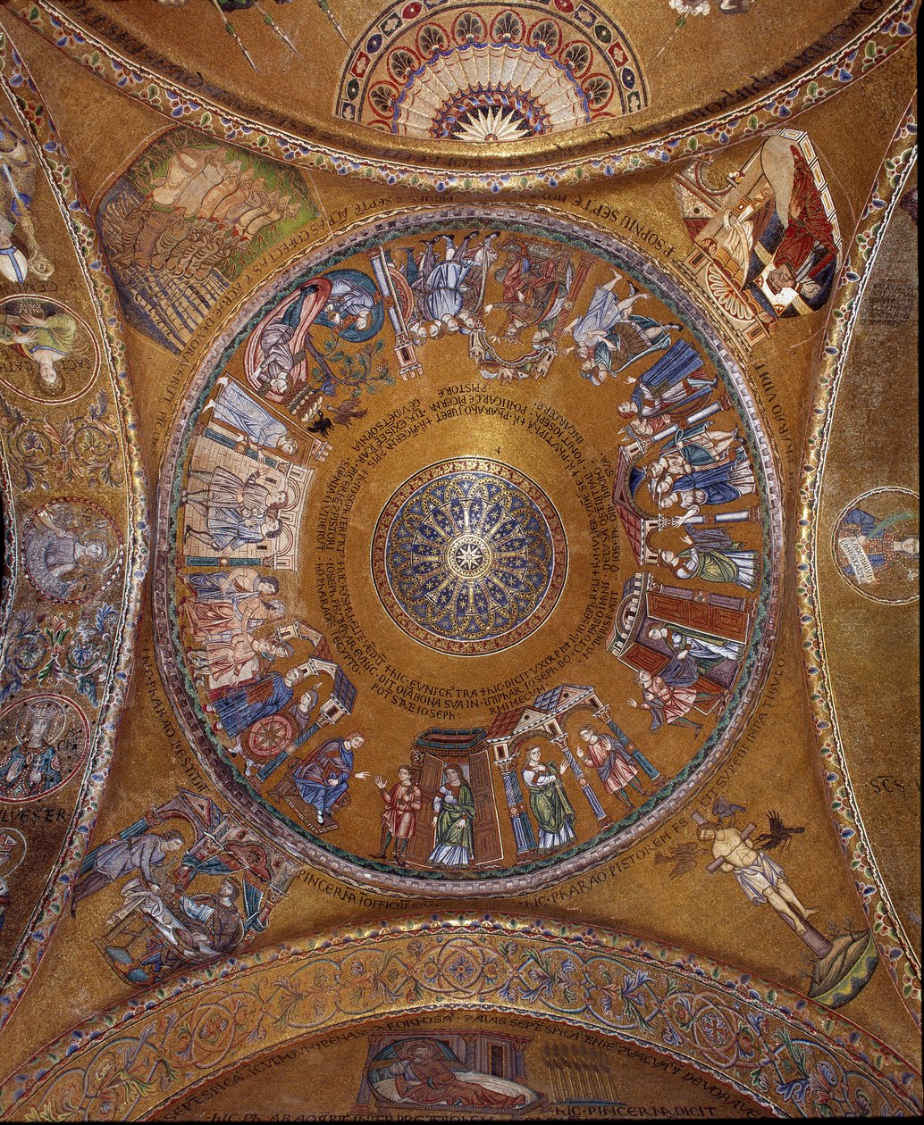 Architettura bizantina: vista della cupola con mosaici su sfondo dorato da Unbekannt