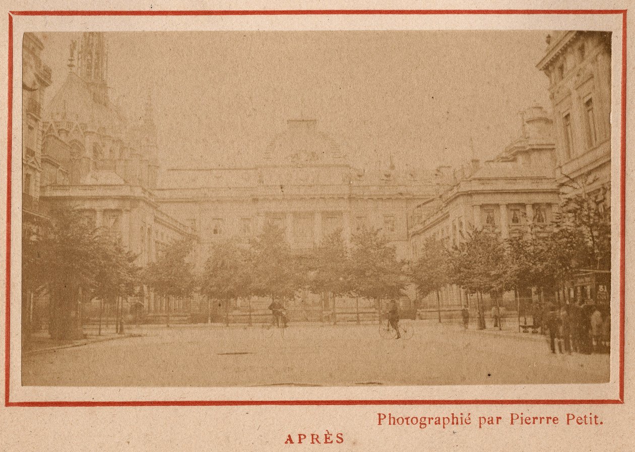 Comune di Parigi (1871): vista del Palais de Justice a Parigi dopo l