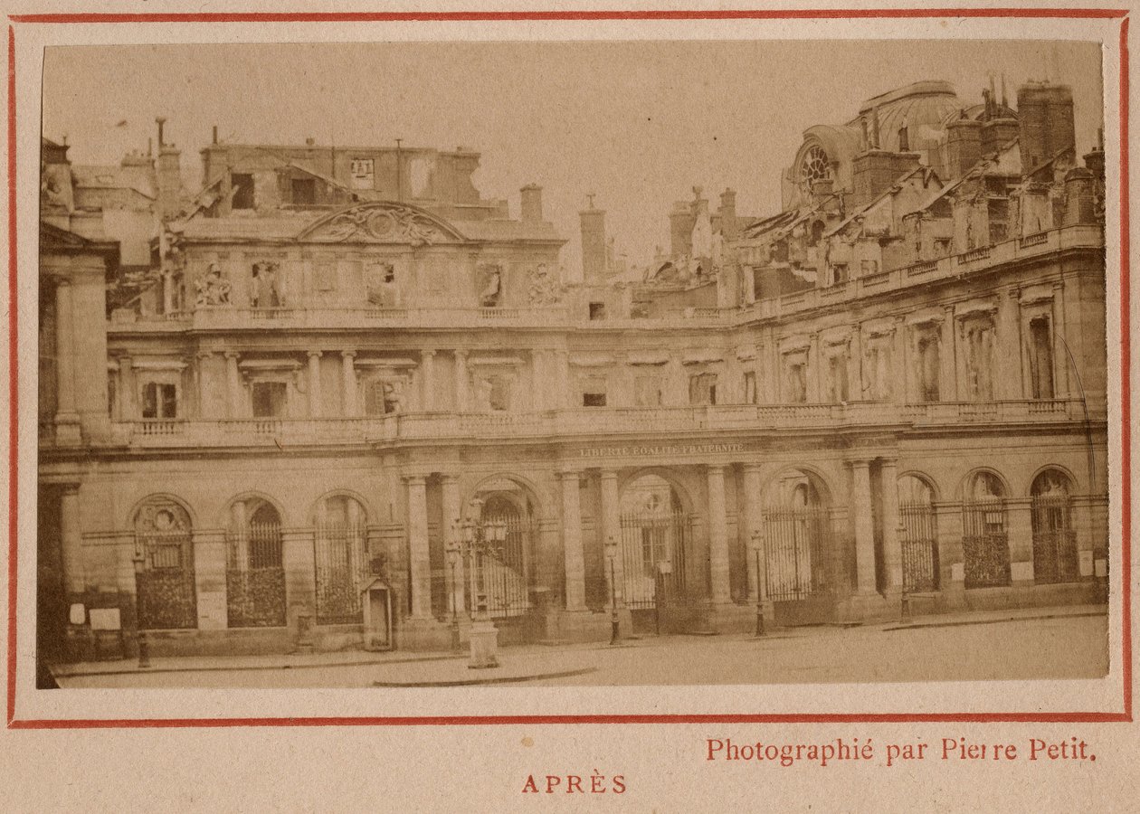 Comune di Parigi (1871): veduta del Palais-Royal (Palais Royal) a Parigi dopo l