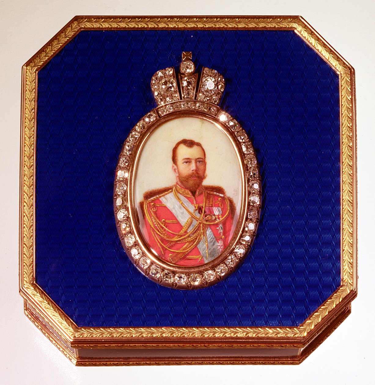 Scatola di smalto blu Fabergé, con ritratto dello Zar Nicola II da Unbekannt