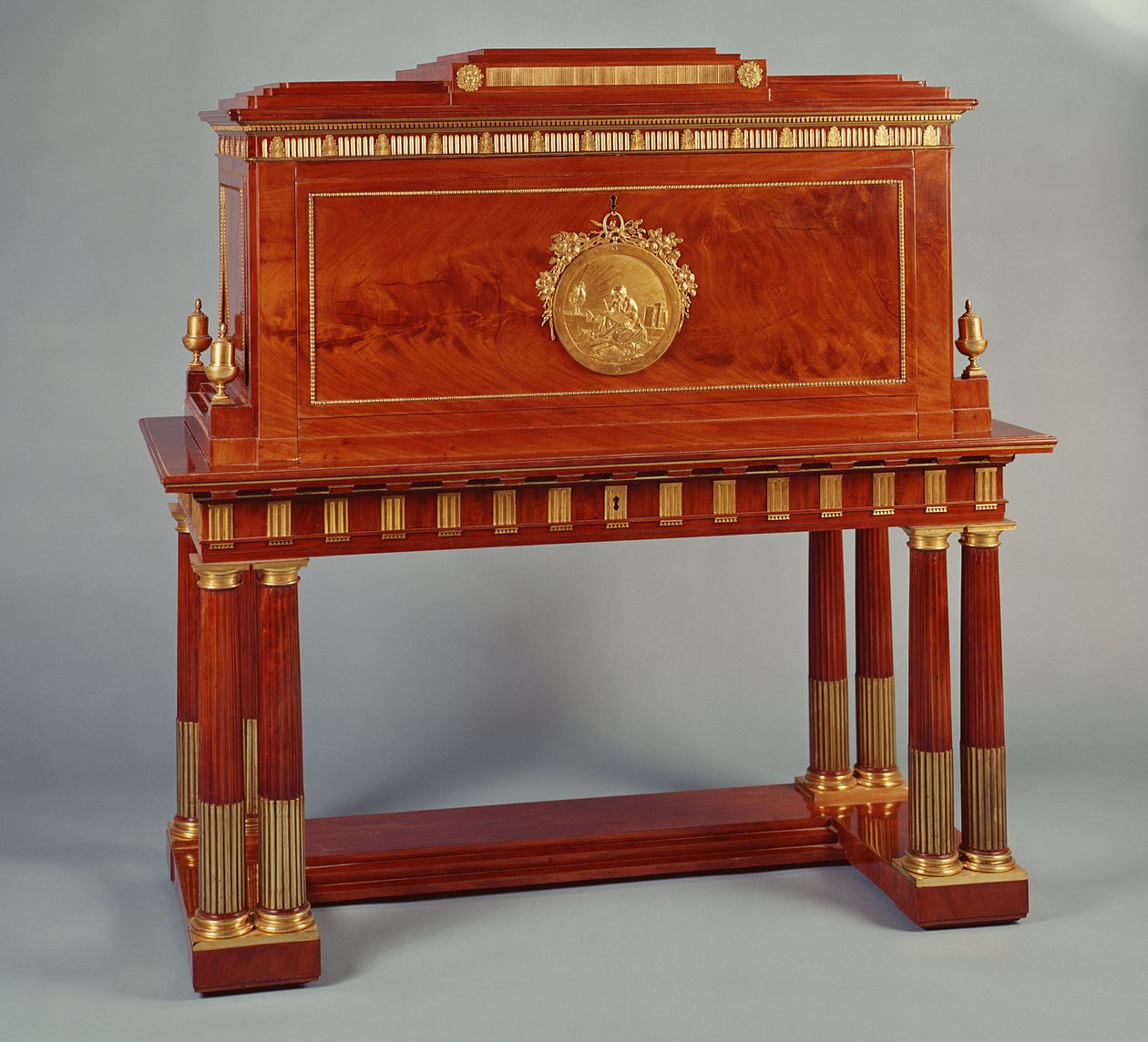 Secretaire imperiale in mogano, di David Roentgen (1743-1807), tedesco da Unbekannt