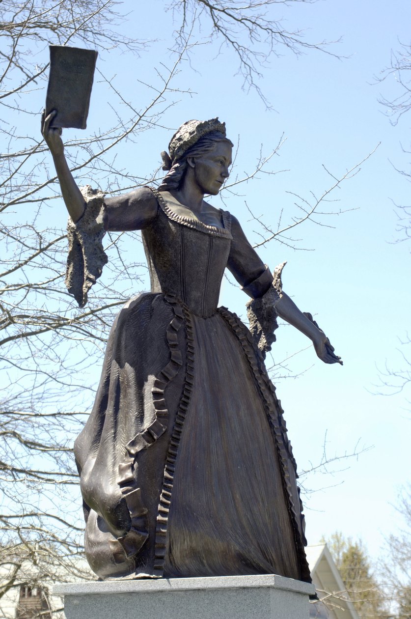 Letteratura: Statua di Mercy Otis Warren (1728-1814), scrittrice americana a Barnstable, Massachusetts da Unbekannter Künstler