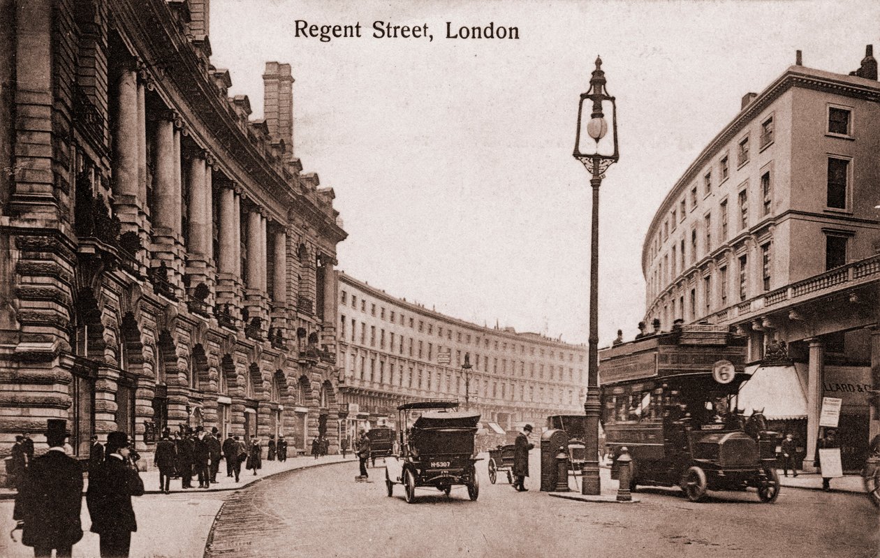 Londra - Regent Street con primi tram e automobili, primi anni 1900 da Unbekannter Künstler