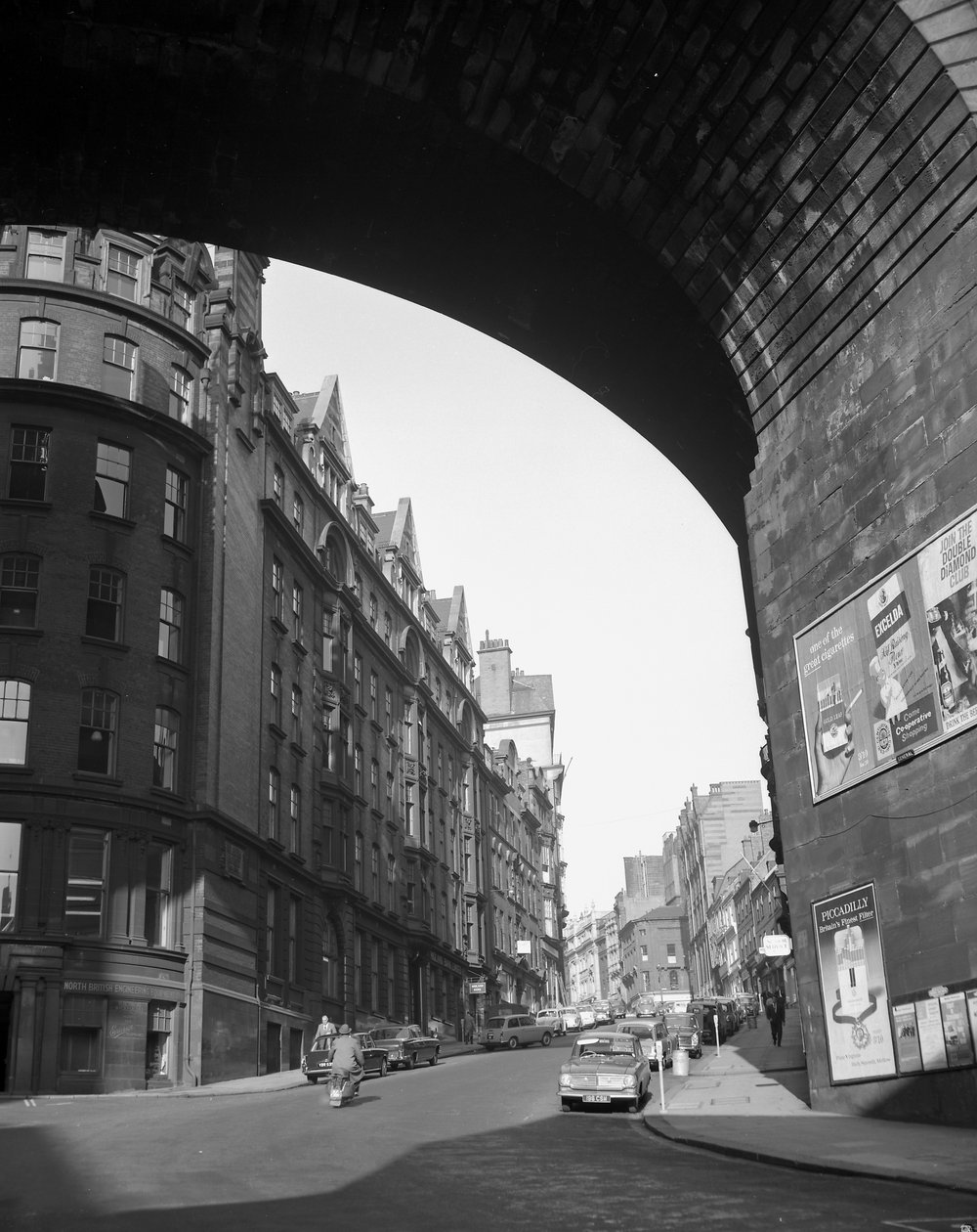 Guardando su Dean Street da The Side, Newcastle upon Tyne, Regno Unito, novembre 1963 da Unbekannt