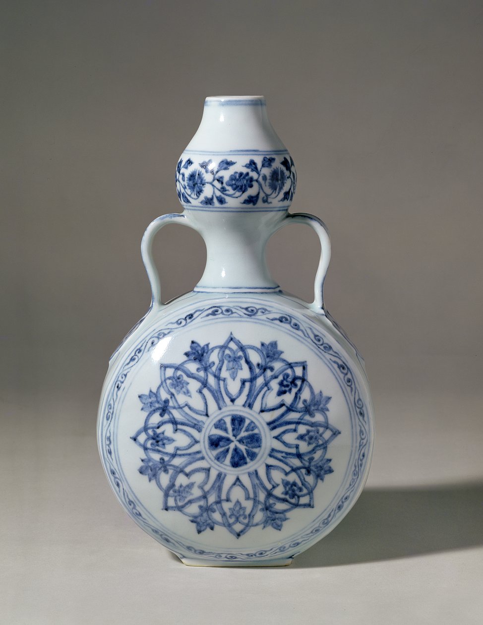 Bottiglia da pellegrino blu e bianca Ming, marchio Hsuan Te (1426-35) da Unbekannt