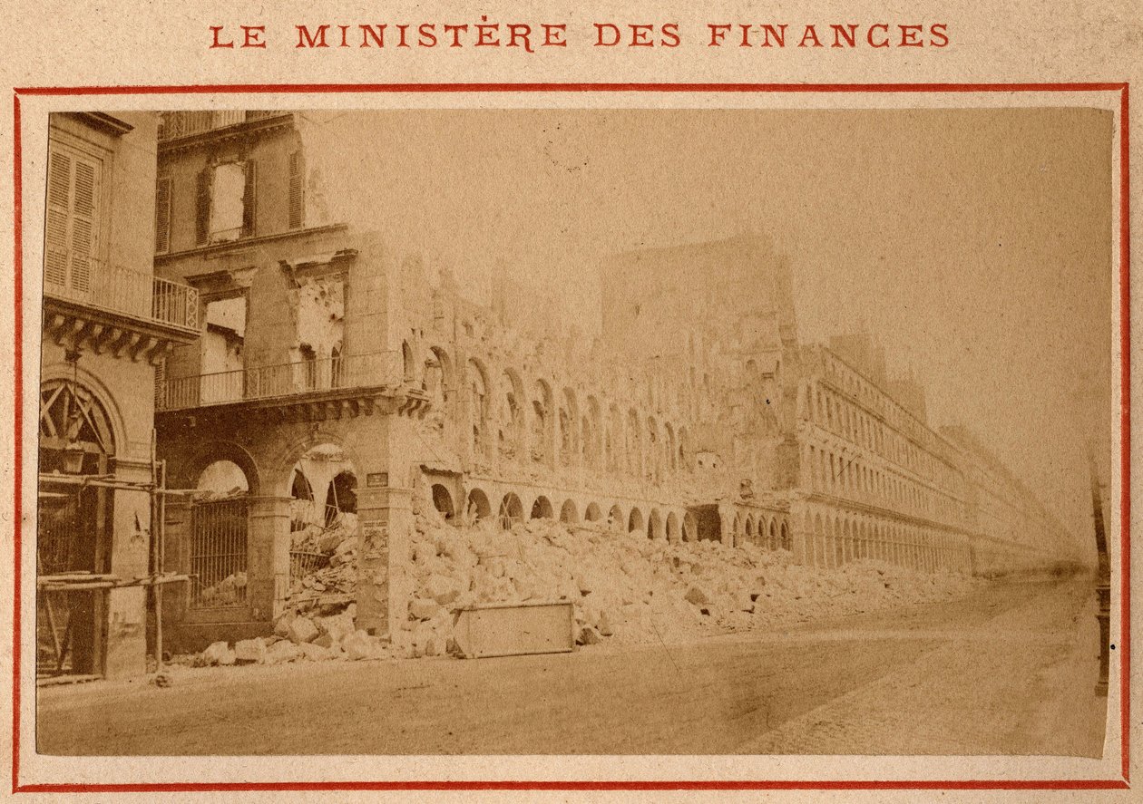 Comune di Parigi (1871): vista del Ministero delle Finanze in rovina a Parigi nel maggio 1871 da Unbekannt