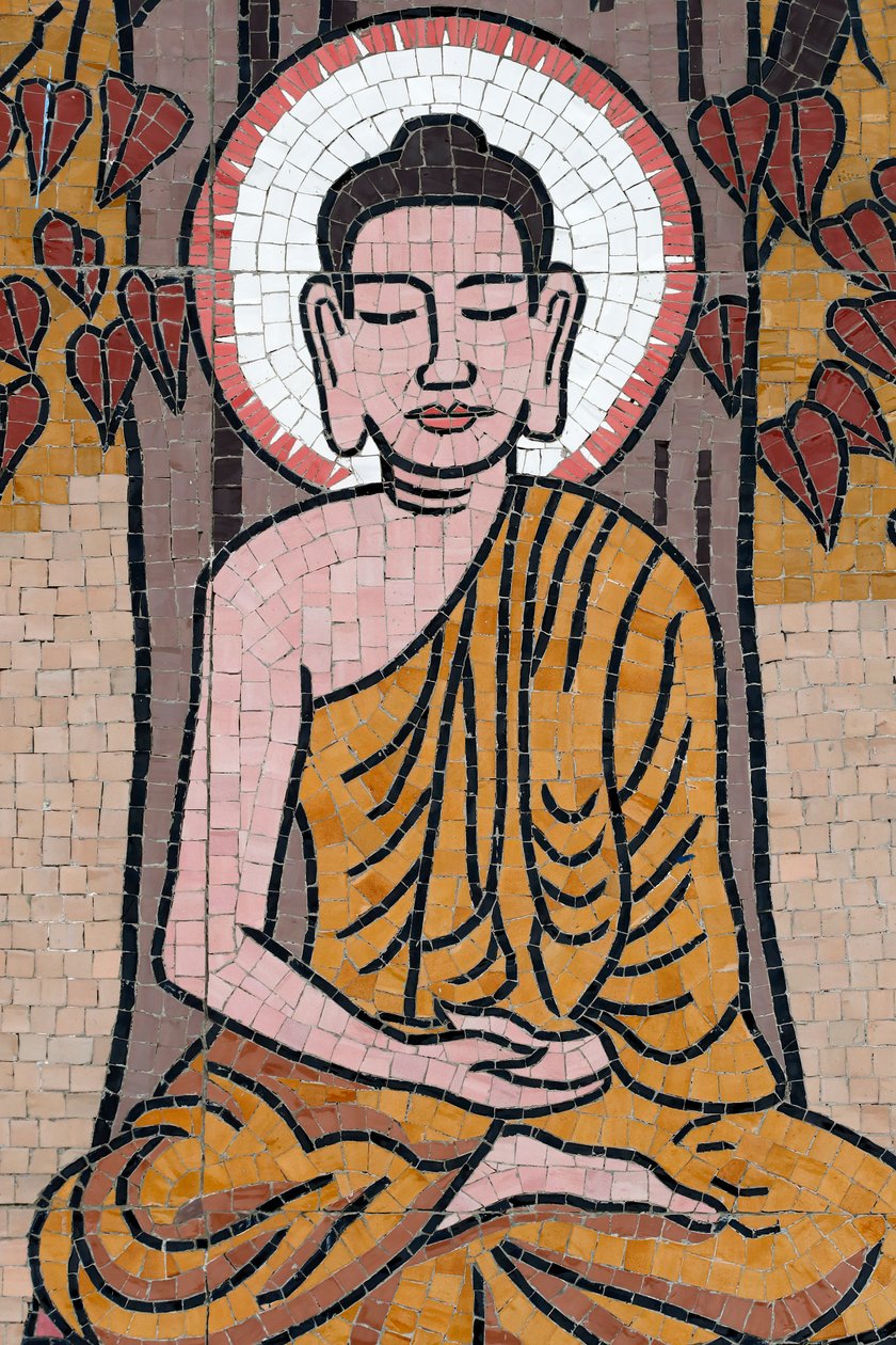 Pagoda buddista Ong Nui, affresco murale, La vita del Buddha, Buddha Shakyamuni seduto in meditazione sotto l