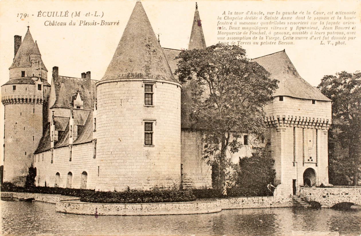 Chateau de Plessis Bourre, Ecuille da William M. Timlin